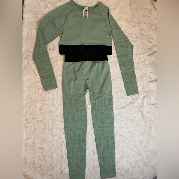 Gymshark set - Picture 2 of 9